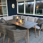 Laekkert I Gaafstand Til By Og Bøtø By