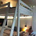 Laekkert I Gaafstand Til By Og *