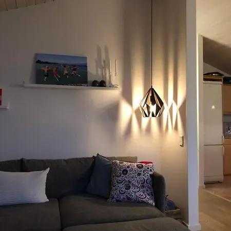 Lækkert I Gåafstand Til By Og Feriehus Bøtø By