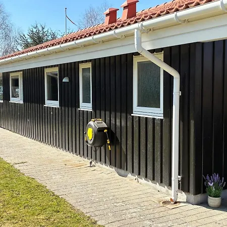 Laekkert I Gaafstand Til By Og Hébergement de vacances Bøtø By