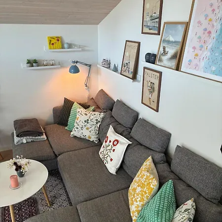 Laekkert I Gaafstand Til By Og *