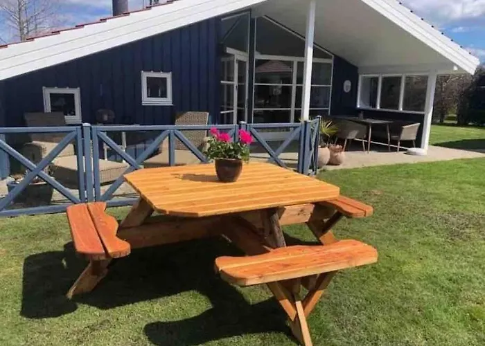 Laekkert I Gaafstand Til By Og *